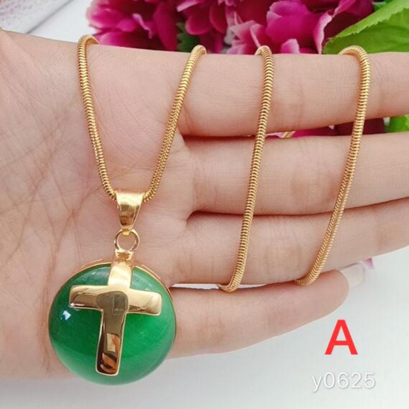 Dây chuyền mặt đá quý đẹp mắt nhiều mẫu mã trong năm nay