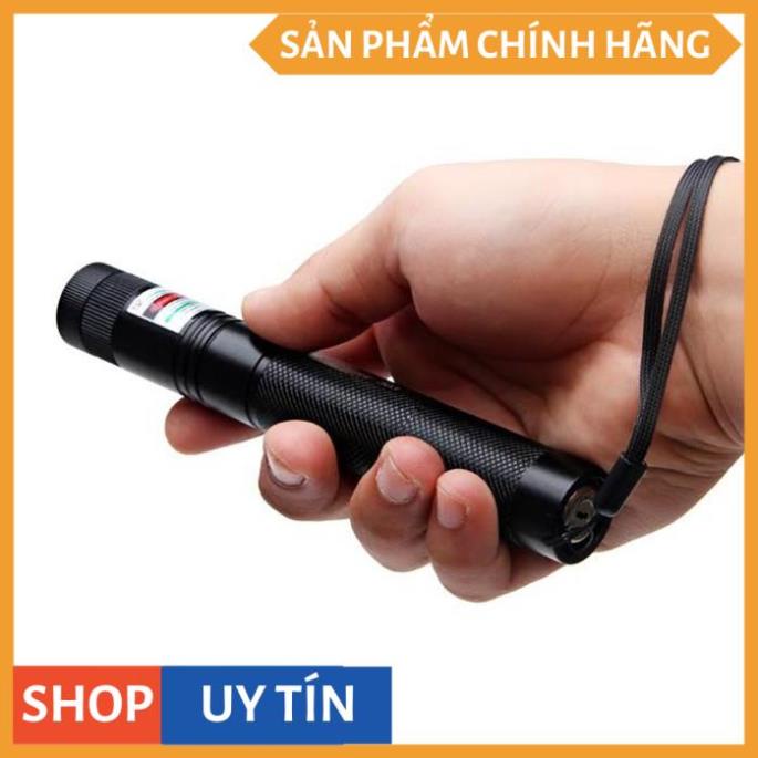 Đèn laser - bút laze lazer 303 tia xanh/đỏ cực sáng công suất lớn chiếu xa 3km Tặng kèm Pin sạc bao gồm bộ sạc(giá thấp)