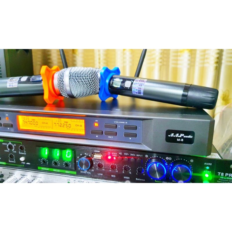 Mic không dây A A P M8 - micro chuyên nghiệp