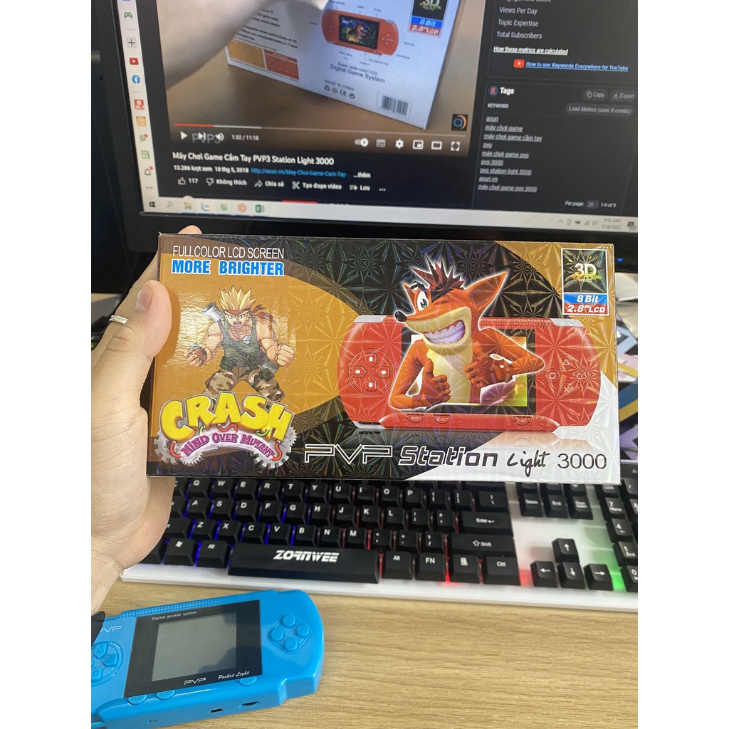 MÁY CHƠI GAME PVP 3000 STATION LIGHT, 888888 IN 1 PLUS Máy chơi game bỏ túi kết nối TV, pin trâu nút nhạy thoả sức chơi