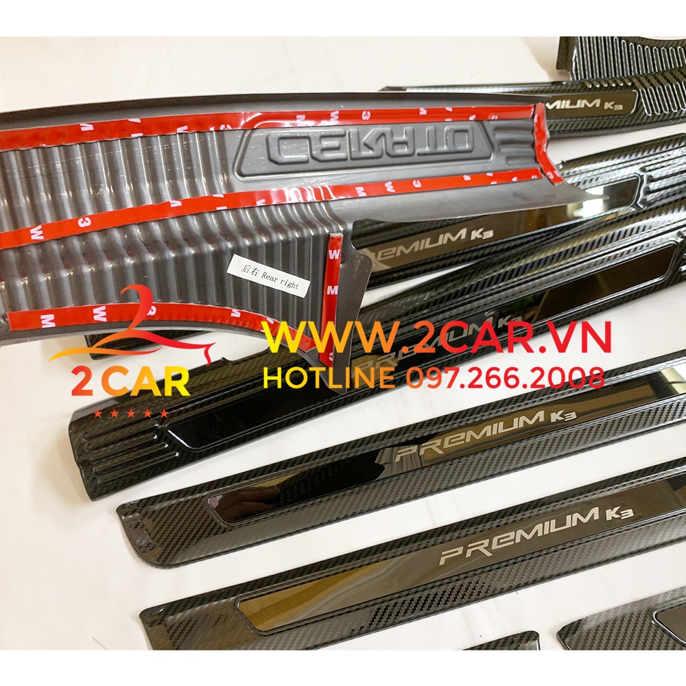 Ốp bậc cửa, nẹp bước chân CARBON xe KIA K3 2021- 2022- 2023 vân CACBON cao cấp