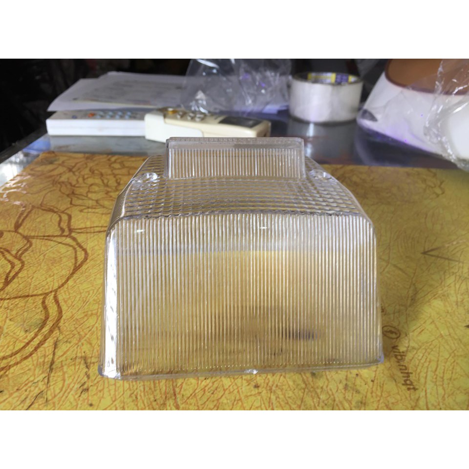 Chụp láy nhựa trắng cho cub đèn vuông