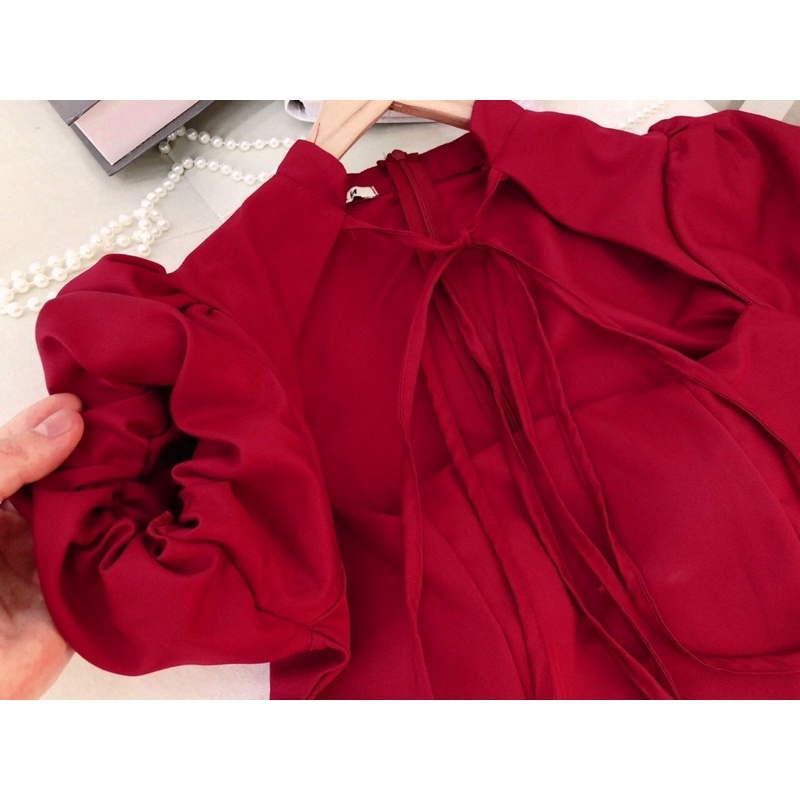 G1-đầm xoè đỏ khoét ngực, phom dài, có mút, chất lụa thái có hình sàn