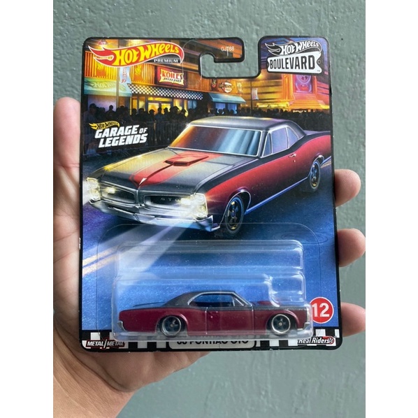 Hotwheels - Boulevard - Xe mô hình tỉ lệ 1/64