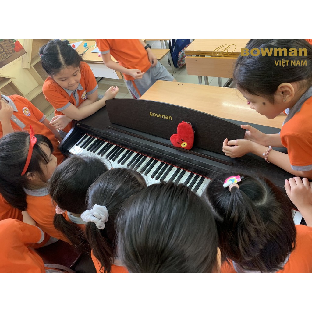 BOWMAN PIANO trong tiết học âm nhạc