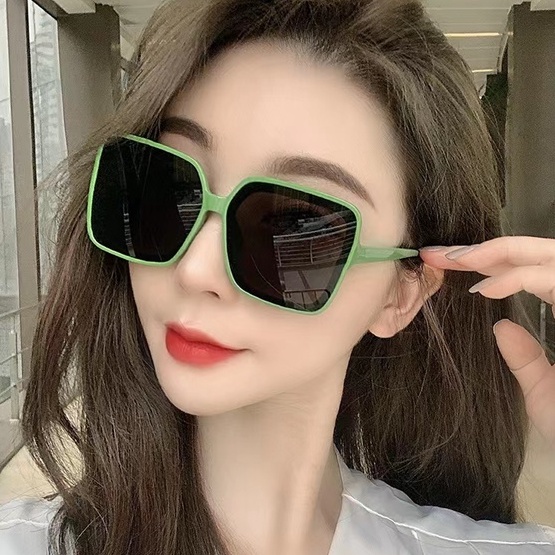 Kính Râm Ba Màu Xanh Lá Cây Thời Trang Dành Cho Nữ Đi Tiệc Đường Phố