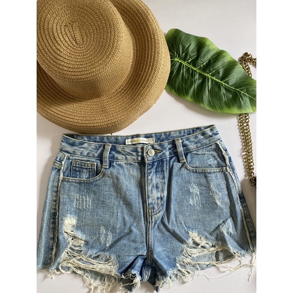 Quần short jeans rách hiệu Cache Cache -2s2hand