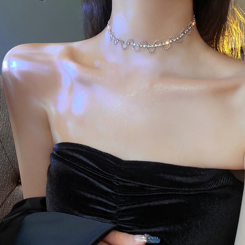 Vòng Cổ Dây Xích Tua Rua Gợn Sóng Đính Kim Cương Lấp Lánh Thời Trang Cao Cấp Mới