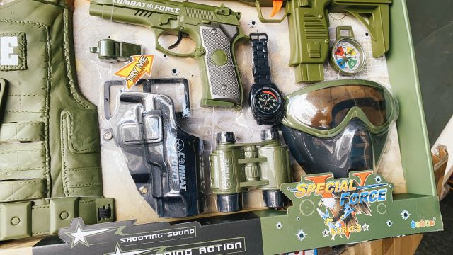 Bộ áo đồ chơi kèm áo bảo hộ và phụ kiện