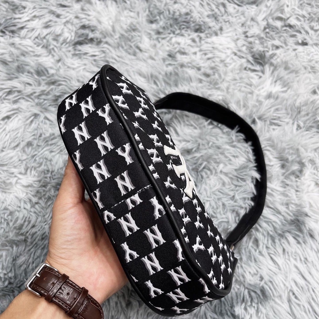 Túi đeo vai MLB NY MONOGRAM HOBO BAG BLACK thời trang