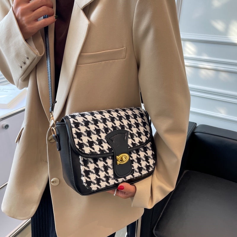 Túi Xách Nữ - Túi Đeo Chéo Họa Tiết Răng Sói Thiết Kế Trẻ Đẹp | DC20