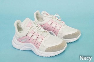 Giày sneakers