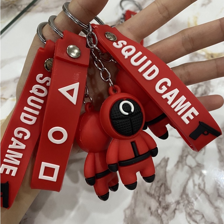 Móc khóa trò chơi con mực Squid Game hot trend Hàn Quốc