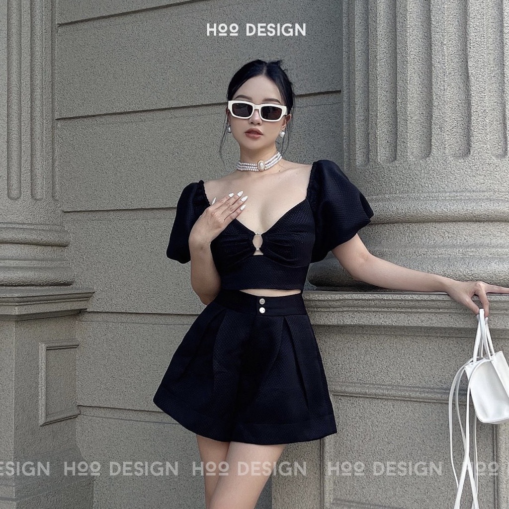 Áo Croptop Tay Phồng Phối Khoen Ngực Khóa Kim Loại Sau Lưng Màu Đen - Hoo Design