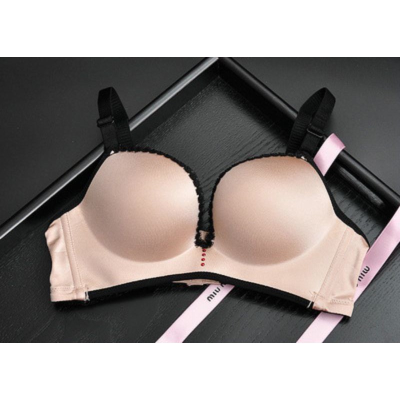 #M10: mẫu áo lót su trơn, đệm dày 6cm, nâng đẩy ngực tốt, bản lưng nhỏ, quai vai có thể tháo rời.
