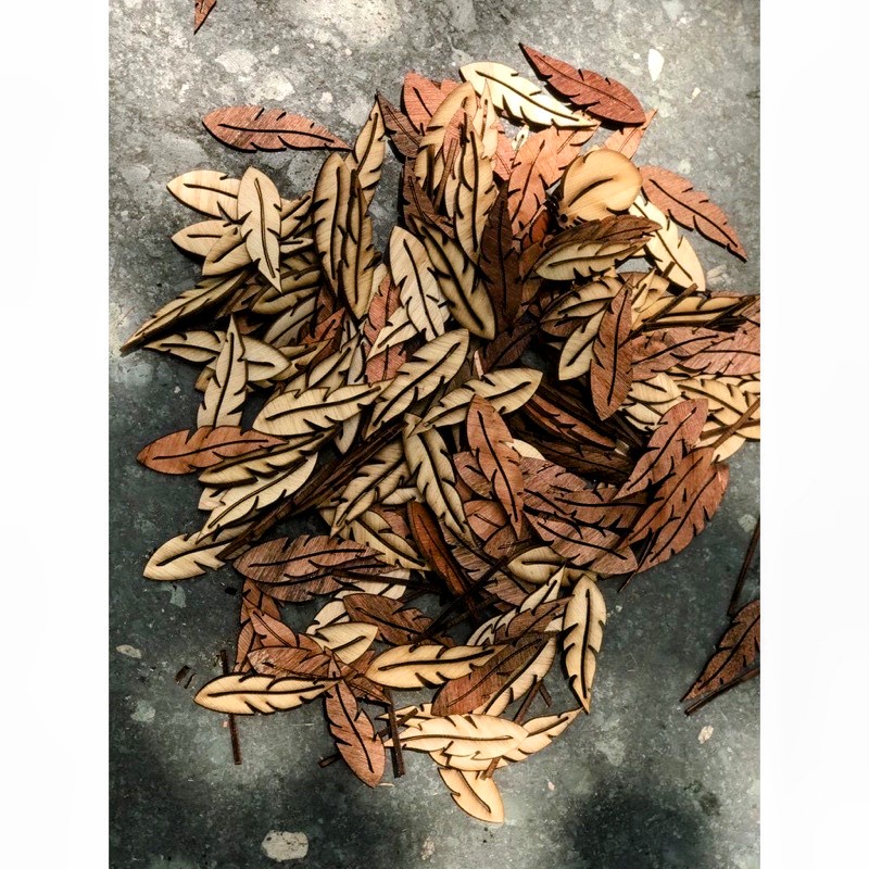 Lá gỗ handmade - trang trí - decor - móc khóa - khuyên tai