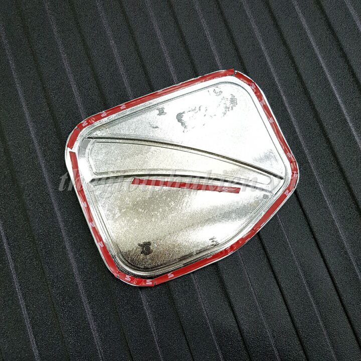 Ốp nắp bình xăng Toyota Innova 2017-2022-mạ Crom( hàng chất )