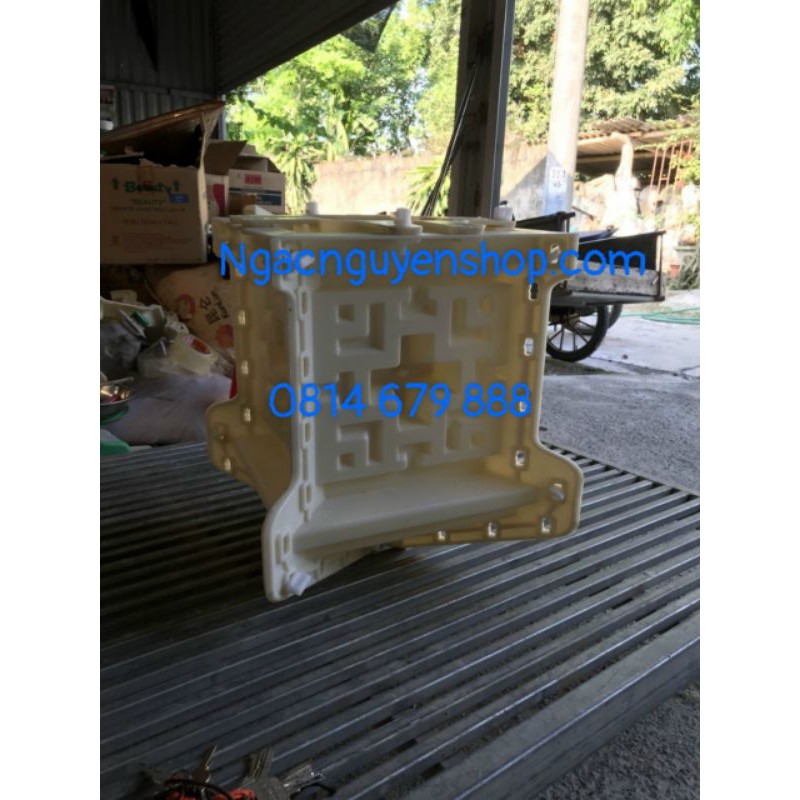 Khuôn đúc trụ đèn trang trí sân vườn có thể lắp bóng đèn chiếu sáng bên trong