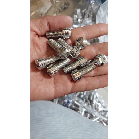 Ốc 10li21 inox 304 gắn kiếng kiểu