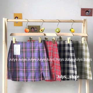 Chân váy xẻ đùi kẻ