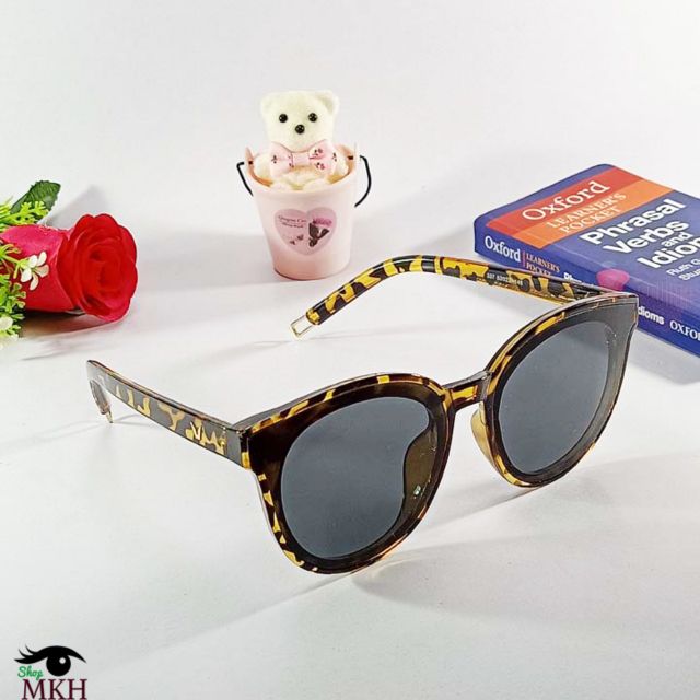 Mắt kính thời trang nữ kiểu dáng điệu cá tính | BigBuy360 - bigbuy360.vn