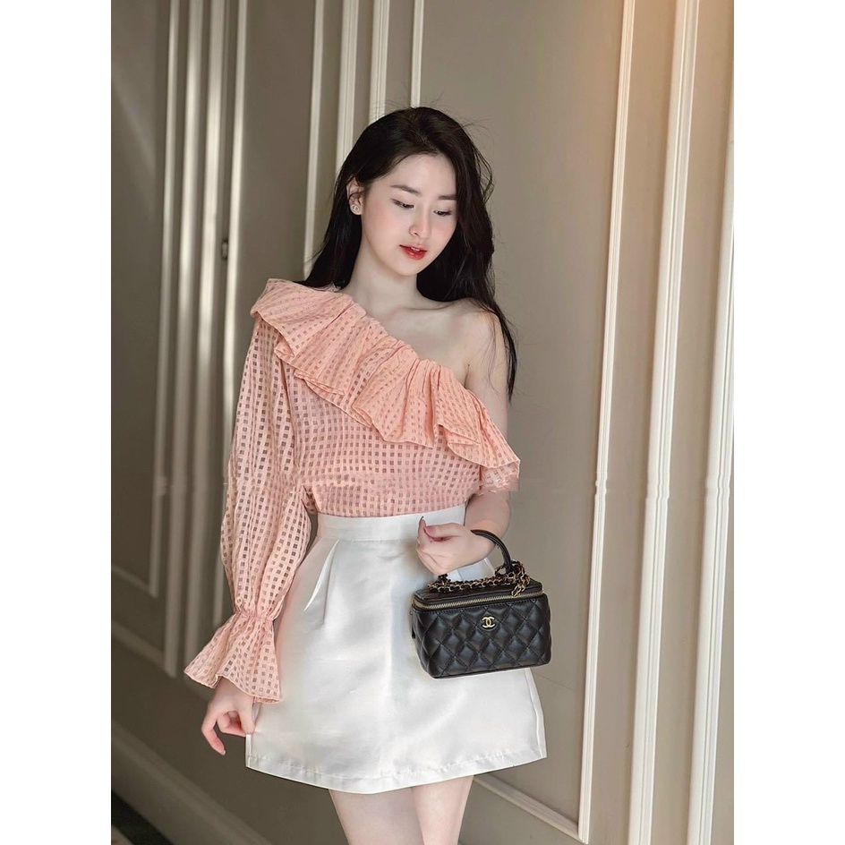 Set áo bèo lệch vai kèm chân váy  trắng trẻ trung, nữ tính