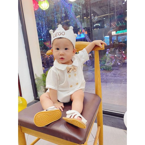 Bộ liền bodysuit hoàng tử trắng cài khuy phong cách hàn quốc cho bé trai sơ sinh