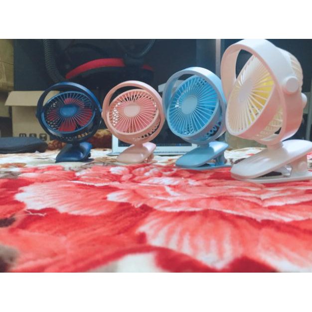 CHÍNH HÃNG  Quạt sạc TÍCH ĐIỆN MINI ĐỂ BÀN, KẸP BÀN NÔI / XE ĐẨY / TRẺ EM USB mini BJJ-838 quay 360