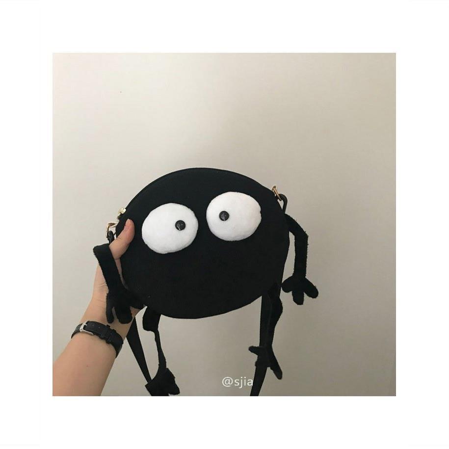 Túi Đeo Vai Vải Canvas Màu Đen Họa Tiết Bùi Nhùi 3 Kiểu Dễ Thương Cho Nữ