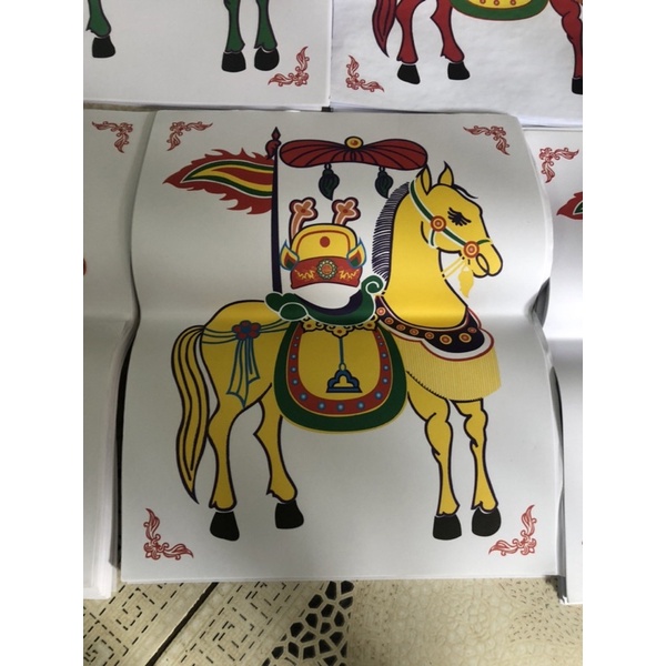 Tranh ngựa 5 mầu vàng mã .