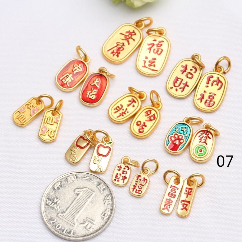 Charm xinh xắn dành cho dây đỏ đeo tay may mắn size 1.5mm