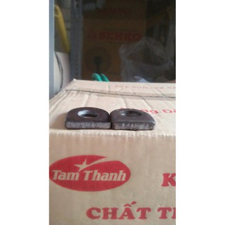 Khoen cửa sắt 2 cái