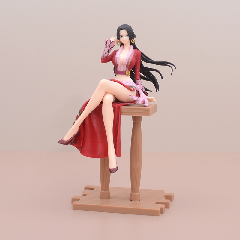 Mô Hình Nhân Vật Anime Pirate Empress Dùng Trang Trí Bàn Làm Việc