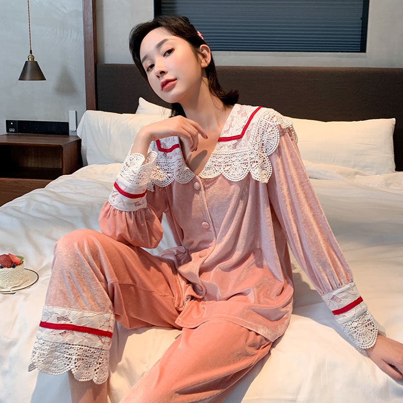 Bộ đồ ngủ cổ búp bê bằng nhung phối ren màu vàng thời trang xuân thu dễ thương cho nữ