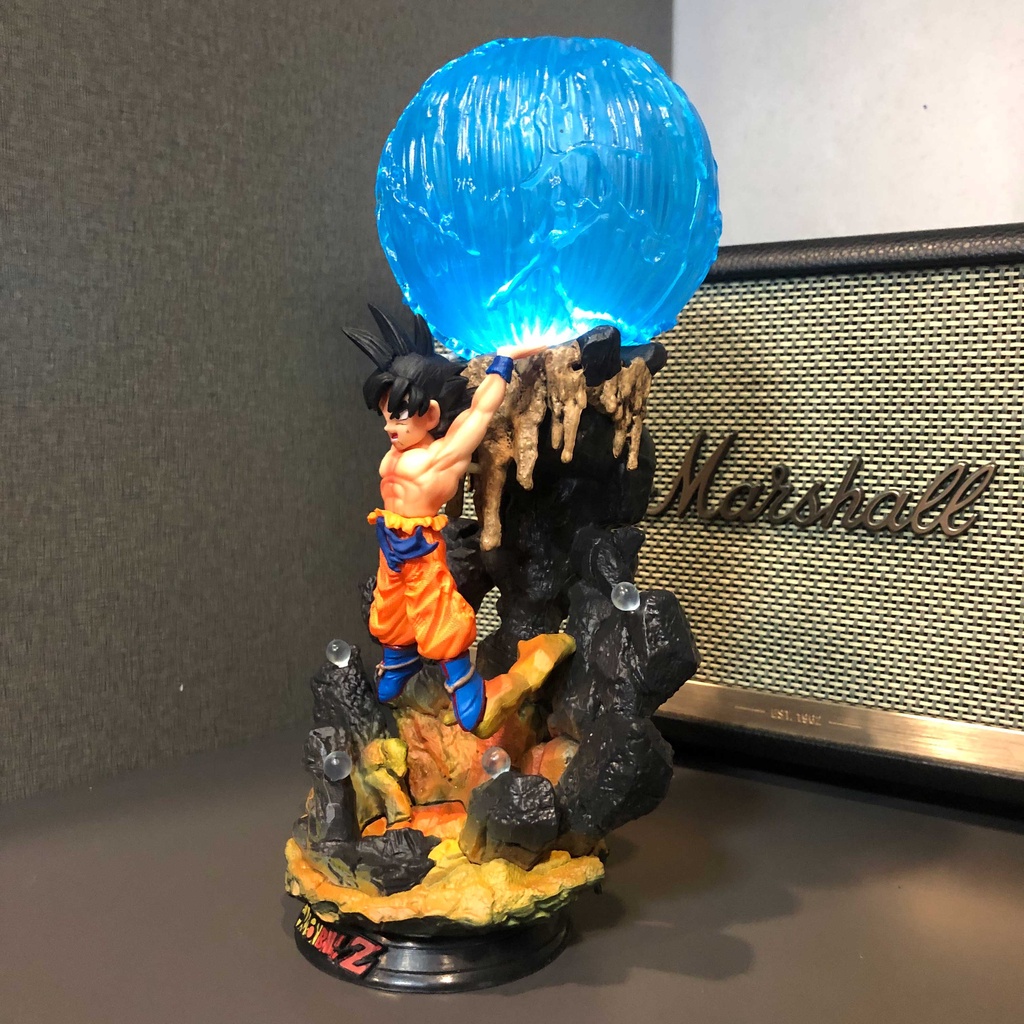 Mô hình Son Goku nâng cầu 25 cm có LED