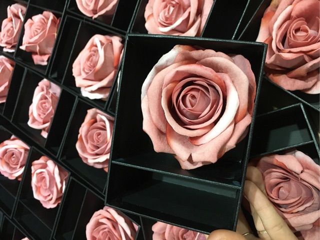 Hộp đựng son, hộp hồng nhung đỏ đựng son, hộp hoa, hộp son, làm dáng nơ theo yêu cầu | BigBuy360 - bigbuy360.vn