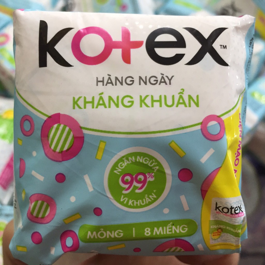 CHE TÊN Băng Vệ Sinh Kotex Hằng Ngày Hương Tự Nhiên Kháng Khuẩn 8 miếng