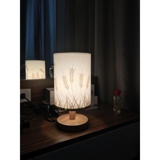 Đèn ngủ để bàn chân gỗ tự nhiên
