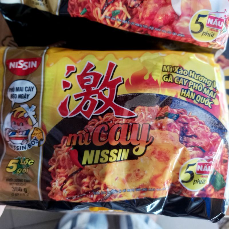 MÌ XÀO NISSIN  VỊ GÀ CAY PHÔ MAI/ GÀ CAY TRỨNG MUỐI