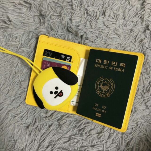 Ví hộ chiếu da bóng Bt21 Official.