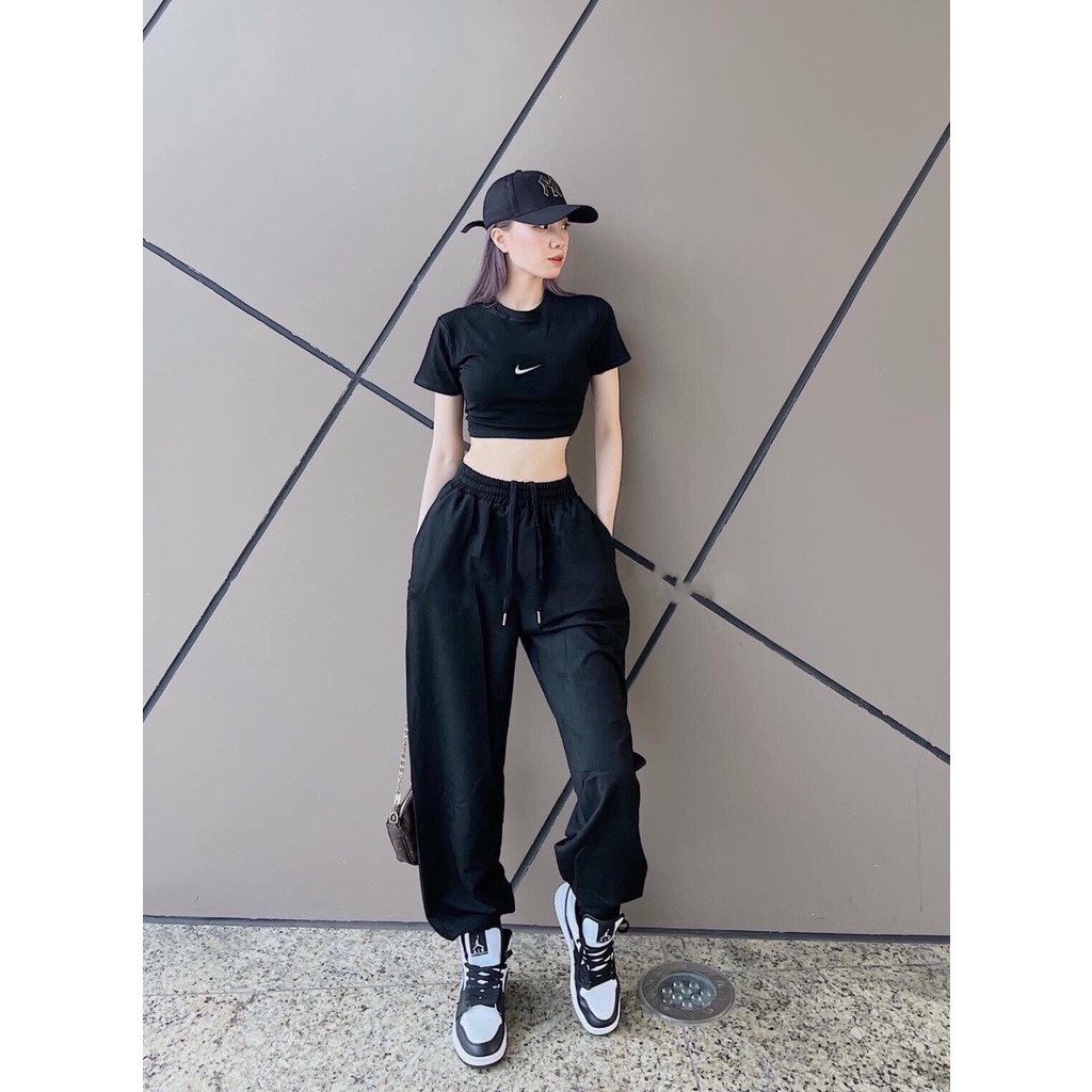 [BỘ THỂ THAO] Bộ Đồ Nữ Cotton, Set Trang Phục Áo Crotop Phối Quần Boom Cực Ngầu | BigBuy360 - bigbuy360.vn