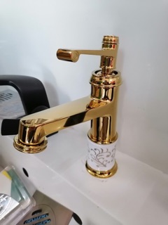 Vòi Lavabo Nóng Lạnh V020