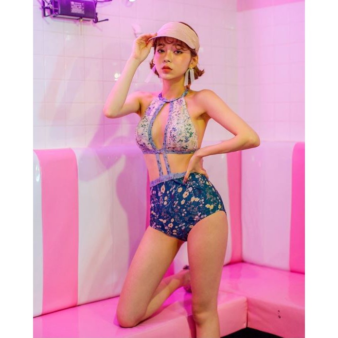 Bộ Đồ Bơi Bikini Cutout Hoa Nhí Phong Cách Hàn Quốc W331