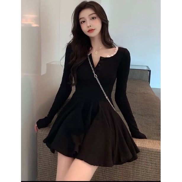 ĐẦM BODY TAY DÀI CÀI NÚT XOÈ NHẸ HAI MÀU