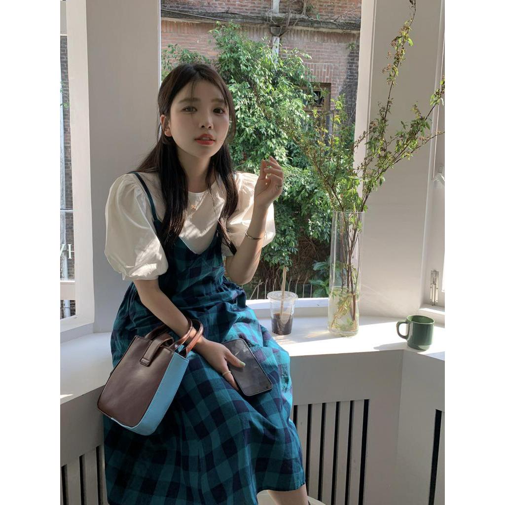 Set Đầm Hai Dây Cổ Chữ V Họa Tiết Sọc Caro + Áo Sơ Mi Nhỏ Tay Phồng Thời Trang Cho Nữ