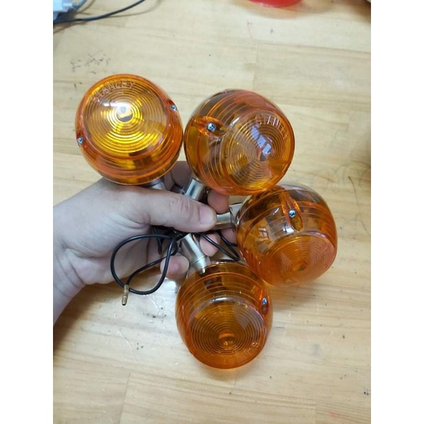 Bộ 4 xi nhan 67,cl đế atimon xi