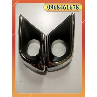 ỐP ĐÈN GẦM INNOVA ĐỜI 2014-2015 ( CÓ MẠ )