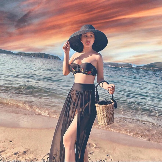 Bikini set 3 món với váy dài sang chảnh