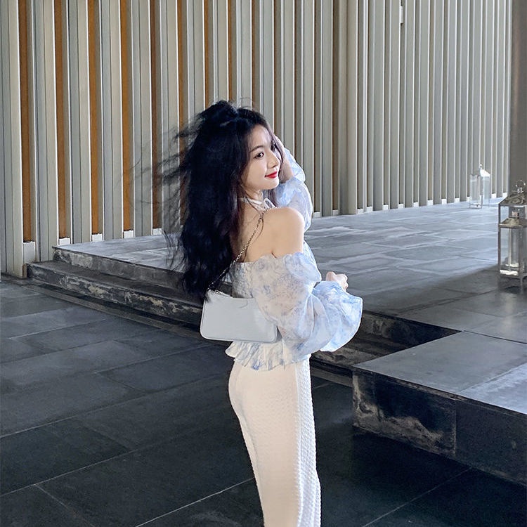 Áo Voan Trễ Vai In Họa Tiết Hoa Màu Xanh Dương Trắng Dễ Thương Thời Trang Cao Cấp Cho Nữ