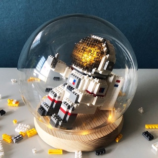 LEGO LẮP RẮP MÔ HÌNH 3D PHI HÀNH GIA CÓ ĐÈN LED